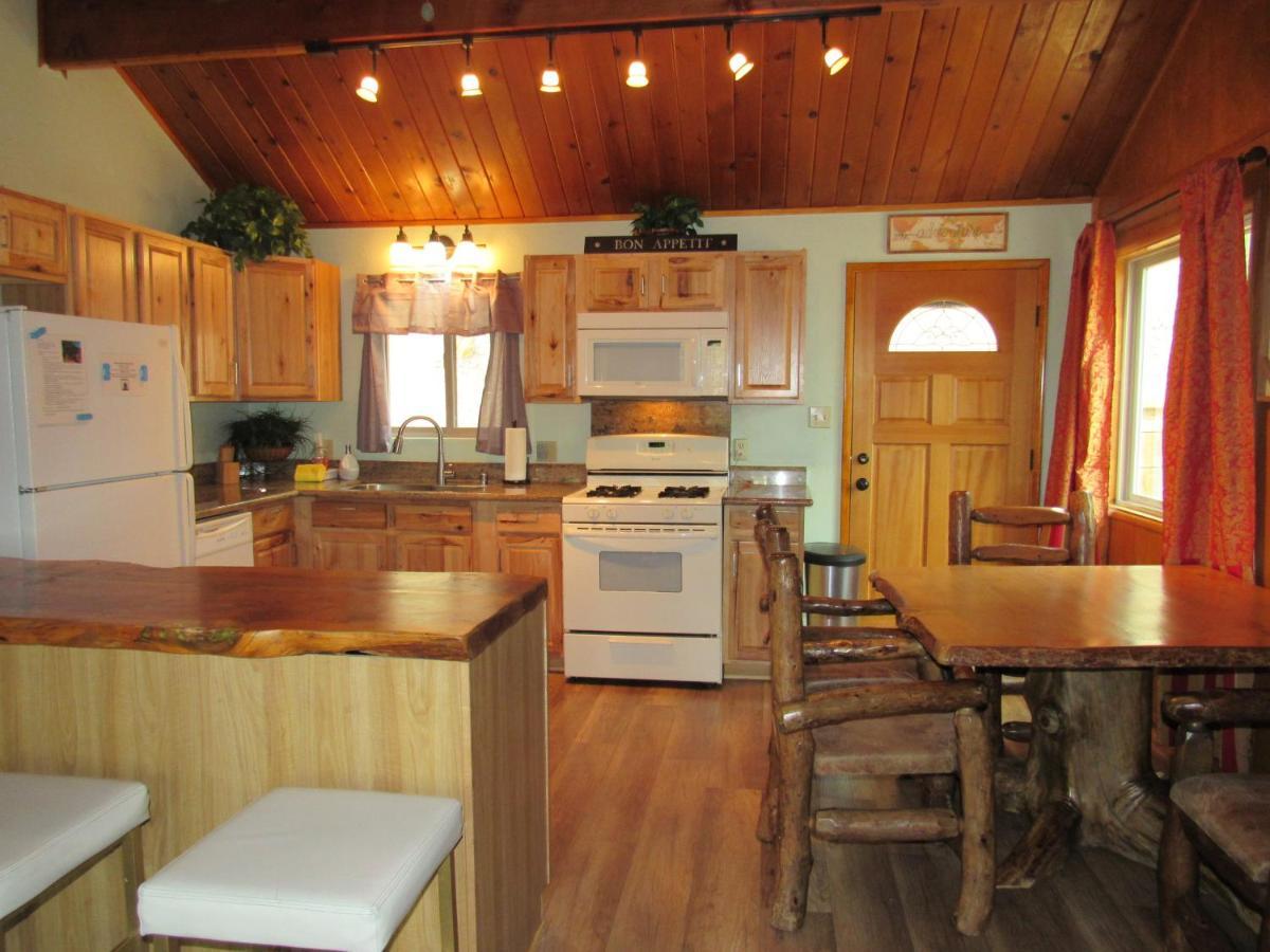 Hillside Hideaway -View Of Ski Slope From Charming Deck Big Bear Lake Exterior foto